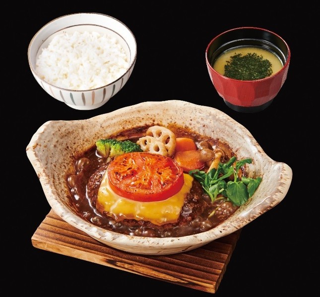 味噌デミソースの煮込みハンバーグ