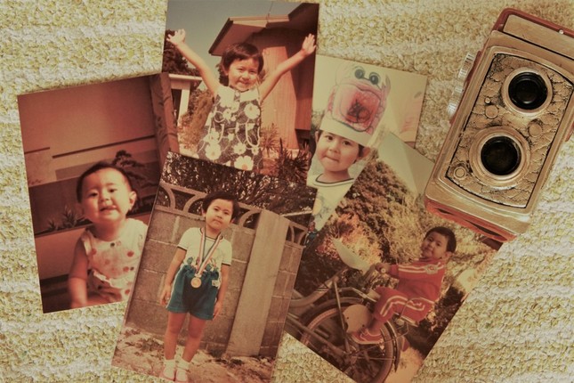 子どもの頃の写真が多いほど「自己肯定感」「親への感謝」につながる