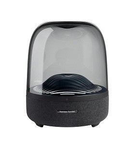 近未来を彷彿とさせるデザイン、音質がグレードアップされ再降臨