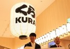 お面にちょうちん、縁日体験まで　くら寿司「日本の祭り」イメージした浅草新店舗