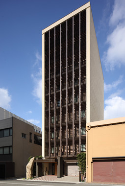 18年11月に開業した9階建てのホテル