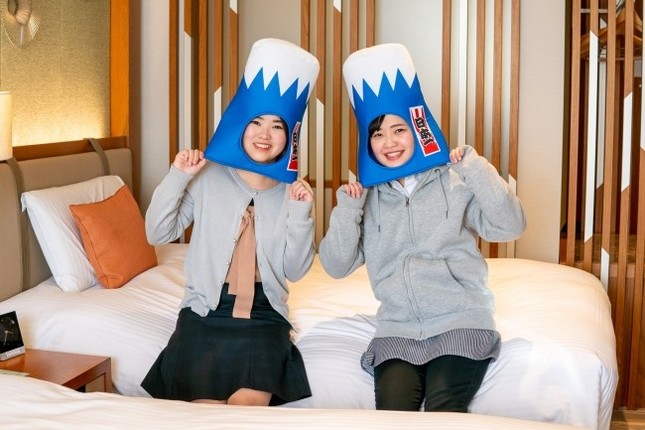 ベッドスプレットやフットスローなどにふじやま織を採用