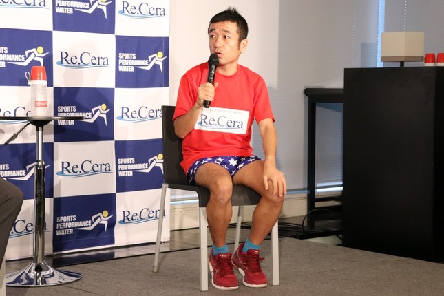 東京マラソンに向け抱負を語る猫さん