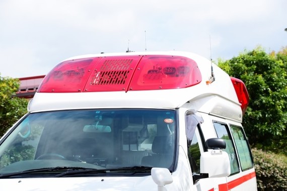 防護服着て活動中の救急隊「撮影しないで」（画像はイメージ）