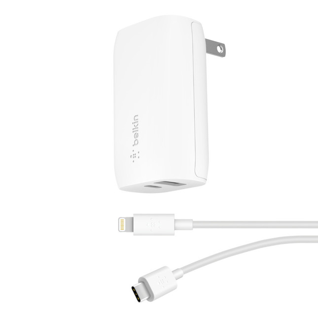 アップルユーザーにもうれしいUSB-C to Lightningケーブル付属モデルも用意