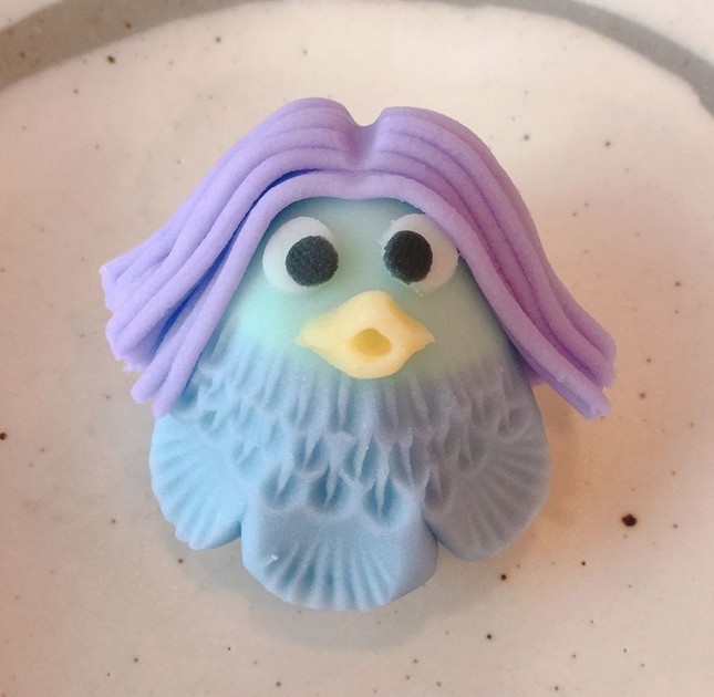 上生菓子「アマビエ」（画像は金蝶園総本家の提供）