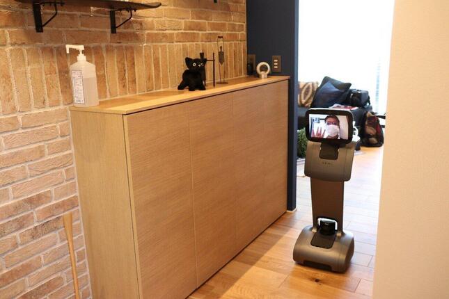 AIアシスタント機能を持った自律走行ロボット「temi」