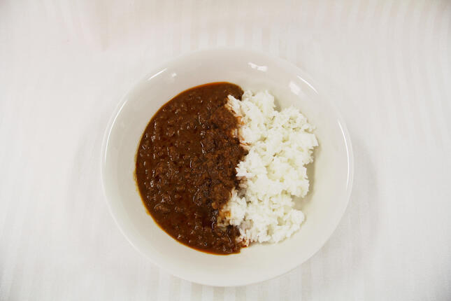 「大豆のお肉」を使用したスパイシーなカレー