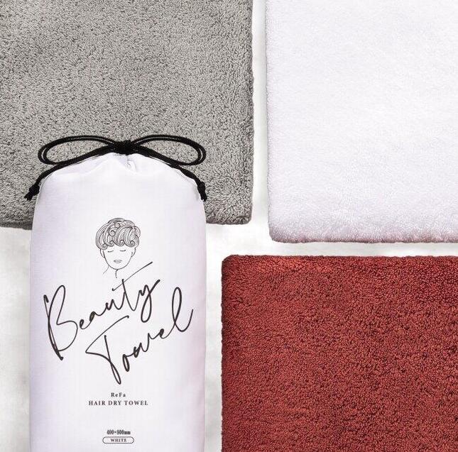 デリケートな髪の水分を素早く吸収するタオル