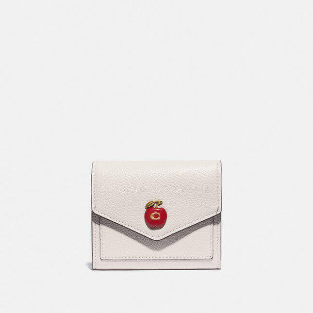 ノスタルジックでさわやかなアップルモチーフのコレクション