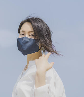 「NEO能登上布」使用の「ひんやり麻マスク」（写真は「舛花（ますはな）」デザインのもの）