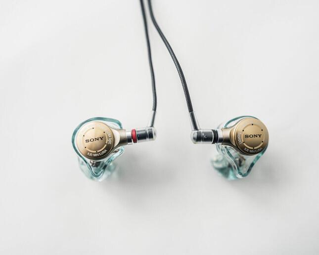 春奈るな×Just earコラボモデル『XJE-MH/LUNA』