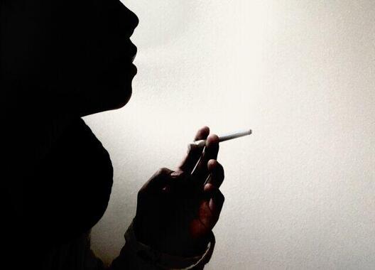 新型コロナと喫煙との因果関係は、医療関係者が何度も指摘している