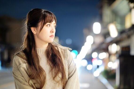 街灯以外の明かりが消えたら夜道が怖い（画像はイメージ）