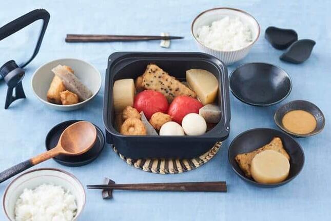 専用ガラスふた、シリコーン製鍋つかみが付属