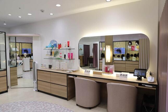 白を基調に、柔らかなピンクをアクセントカラーに取り入れることで上質な雰囲気を演出