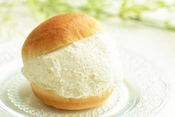 日本独自アレンジの「マリトッツォ」が出ている
