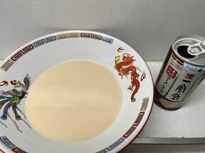 白濁としている「一風堂とんこつラーメンスープ」