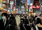 渋谷ハロウィーン復活の夜　センター街大混雑、でも歩行者の姿よく見ると