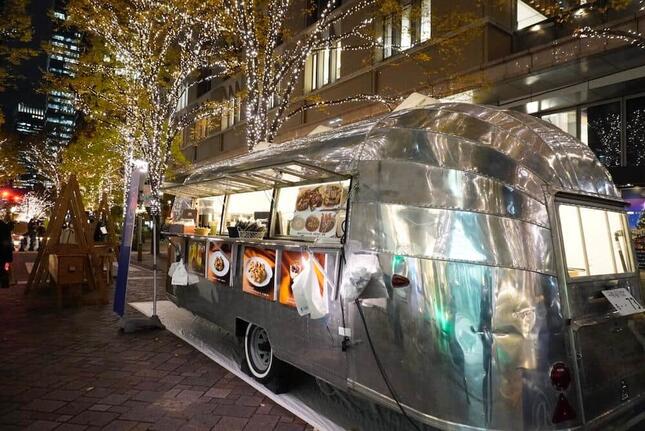 ホテルなどによるキッチンカーが出店