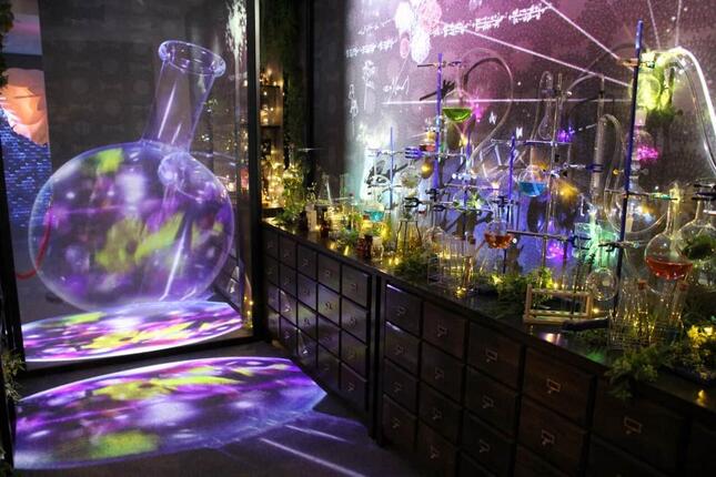 「フラワーファンタジア」では「NAKED, INC.」の作品を五感で体感できる