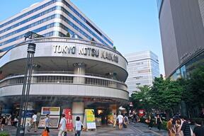 閉店の知らせ相次ぐ東京交通会館