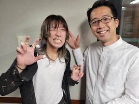 （左から）ひなつけんたさんと、DJ Nobby