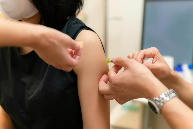 3回目のワクチン接種率は、現時点で6割程度