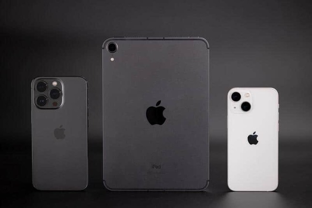 iPhone値上げの今、大幅値引きの現状は　(画像は左からiPhone 13 Pro 、iPad mini（第6世代）、iPhone 13 mini)