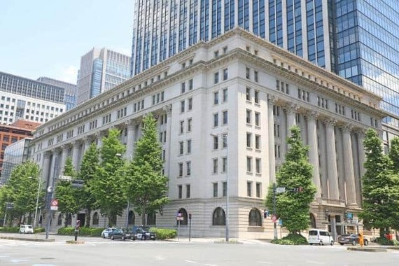 東京・丸の内の明治生命館