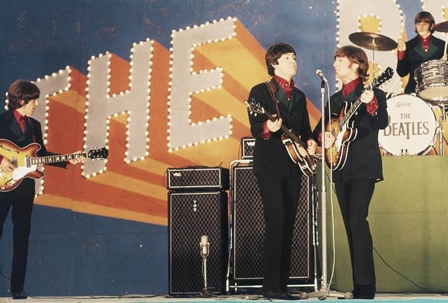 1966年に来日公演を行ったビートルズ（写真：AP/アフロ）