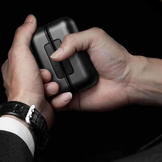 カラーはスタイリッシュなブラック