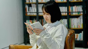 短歌に魅了されるZ世代・神谷がお気に入りの歌集を紹介