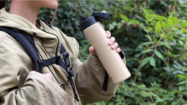 ネイチャーカラーを黒が際立たせる