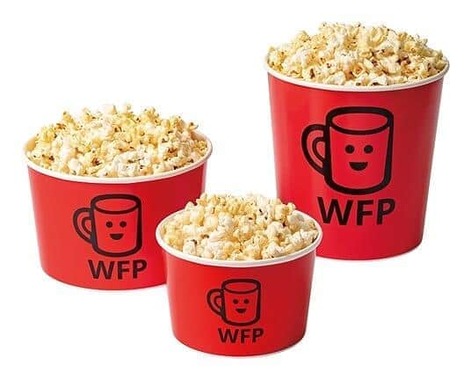 毎日の買い物で学校給食を支援できる、「レッドカップキャンペーン」の一環