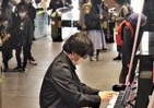 「大人ピアノ」　大江千里さんが中高年に勧める鍵盤デビュー