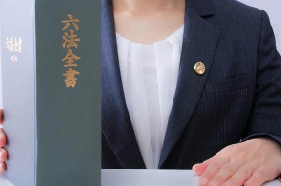 法学部出身者が多く受験する司法試験の合格者も増えている