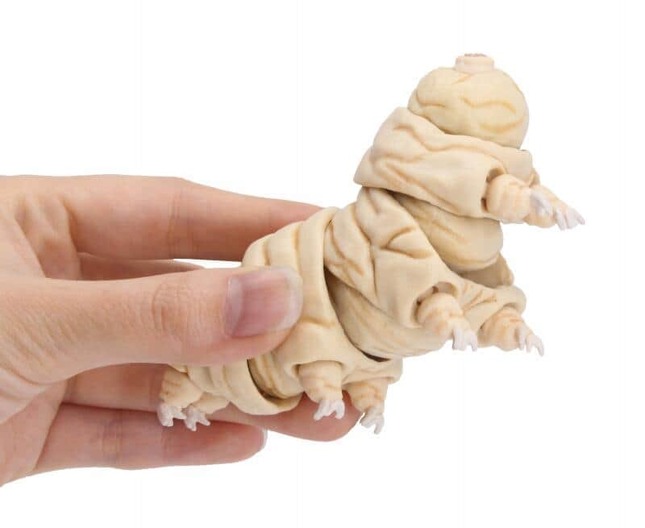 キモカワな「クマムシ」が様々なポージングを楽しめるフィギュアに