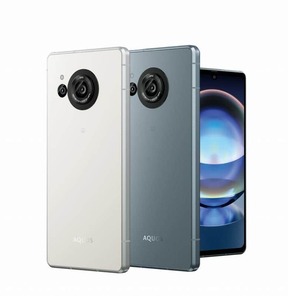 カメラ撮影もエンタメも堪能できる高性能を軽量ボディーに凝縮