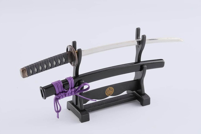 関の刃物職人が1本1本丁寧に刃付け　掛け台が付属