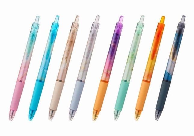 手元でアートを楽しめる美しいボディ