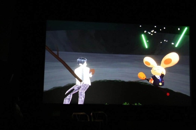 魔法使いのような校長と少年が交流する「ひらけゴマ！」