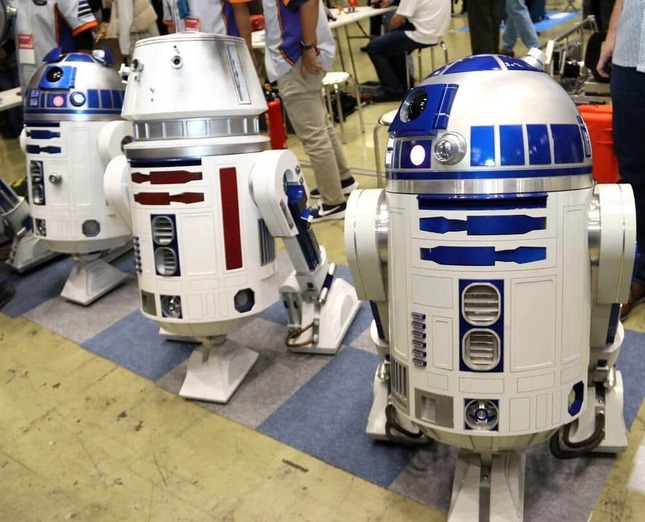 「ドロイド・ビルダーズ・ジャパン」のレプリカドロイド・R2-D2、R5-D4