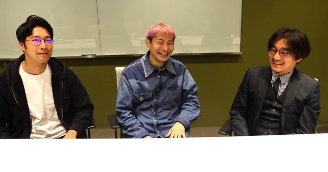 （写真右から）今回取材に応じてくれた金塚さん、Tiny Hero制作にあたったクリエイティブクリエイター・贄田さん、Robloxプロデューサー・千代川さん