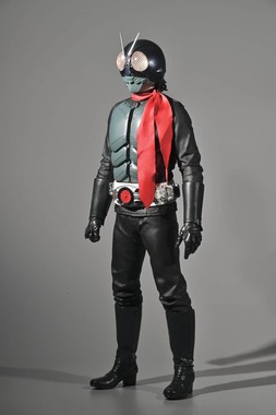 劇中から飛び出してきたかのような、迫真のディテール