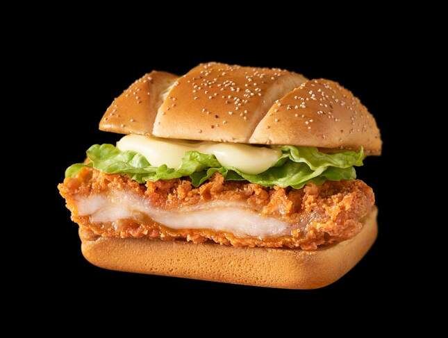 恐竜たちに食らいつけ！？陸海空の恐竜をイメージした3つのメニュー