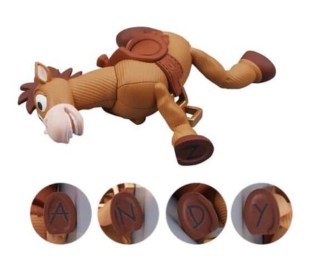 おもちゃのフリをするウッディたちを立体化