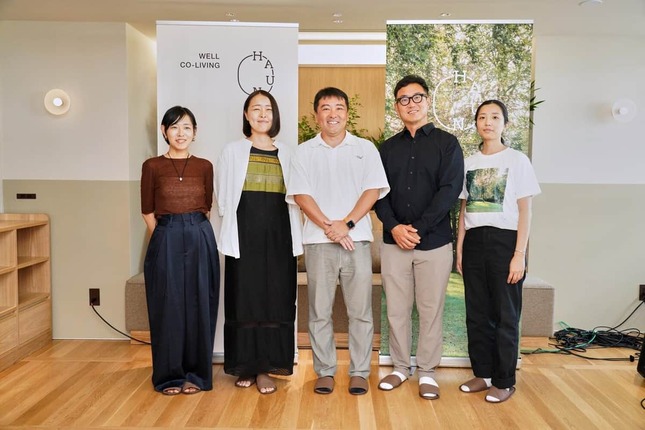 左から「＆K architects」代表・金田未来さん、「mok architects」代表・森田美紀さん、「HAUN」青山健代表取締役会長、吉嶋法生代表取締役社長、清水彩加マーケティング・マネージャー（HAUN提供）
