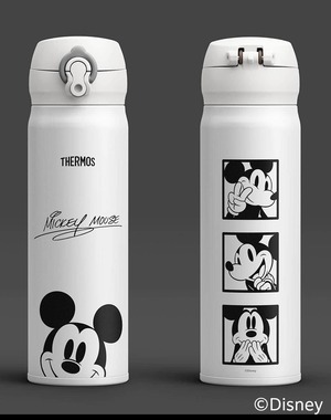 ミッキーたちと楽しく・おいしくドリンクを味わえる
