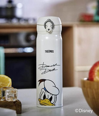 ミッキーたちと楽しく・おいしくドリンクを味わえる
